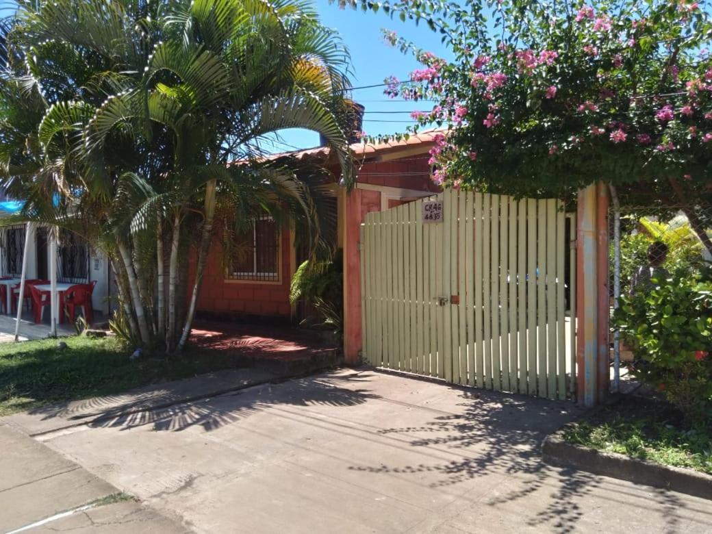Habitacion Triple Con Cocina Y Bano Privado Necoclí Exterior foto